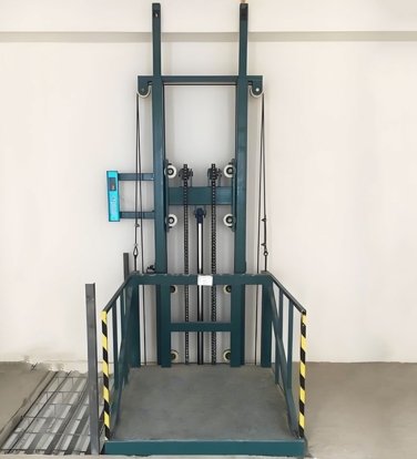 Single Mast Hydraulic Goods Lift